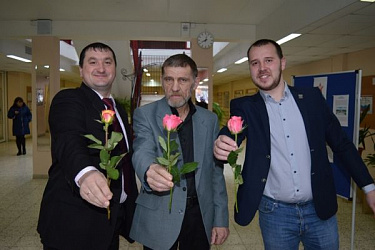 С праздником, милые женщины! 