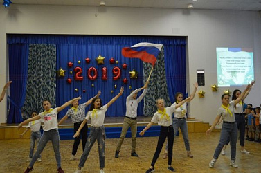 С ДНЕМ РОССИИ!