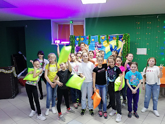 Феерическое шоу "Неоновая пати"